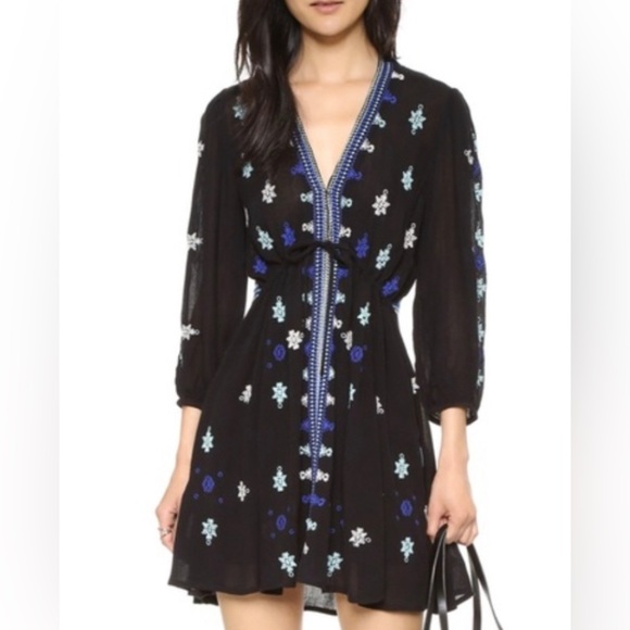 Free People Dresses & Skirts - ⭐️ Host Pick!!! ⭐️ Free People Stargazer Dress, beautiful embroidery, black, XS